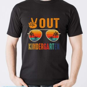 Peace Out Kindergarten Retro Graduation Last Day Of School Shirt - Men T-Shirt
