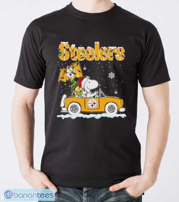Pittsburgh Steelers Snoopy And Woodstock Driving Car Shirt Sweatshirt Hoodie - Men T-Shirt