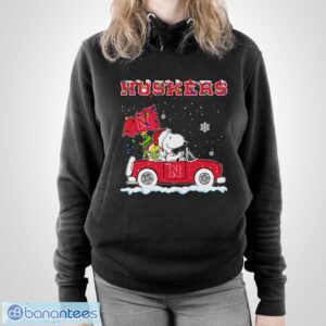 Nebraska Cornhuskers Snoopy And Woodstock Driving Car Shirt Sweatshirt Hoodie - Unisex Pullover Hoodie