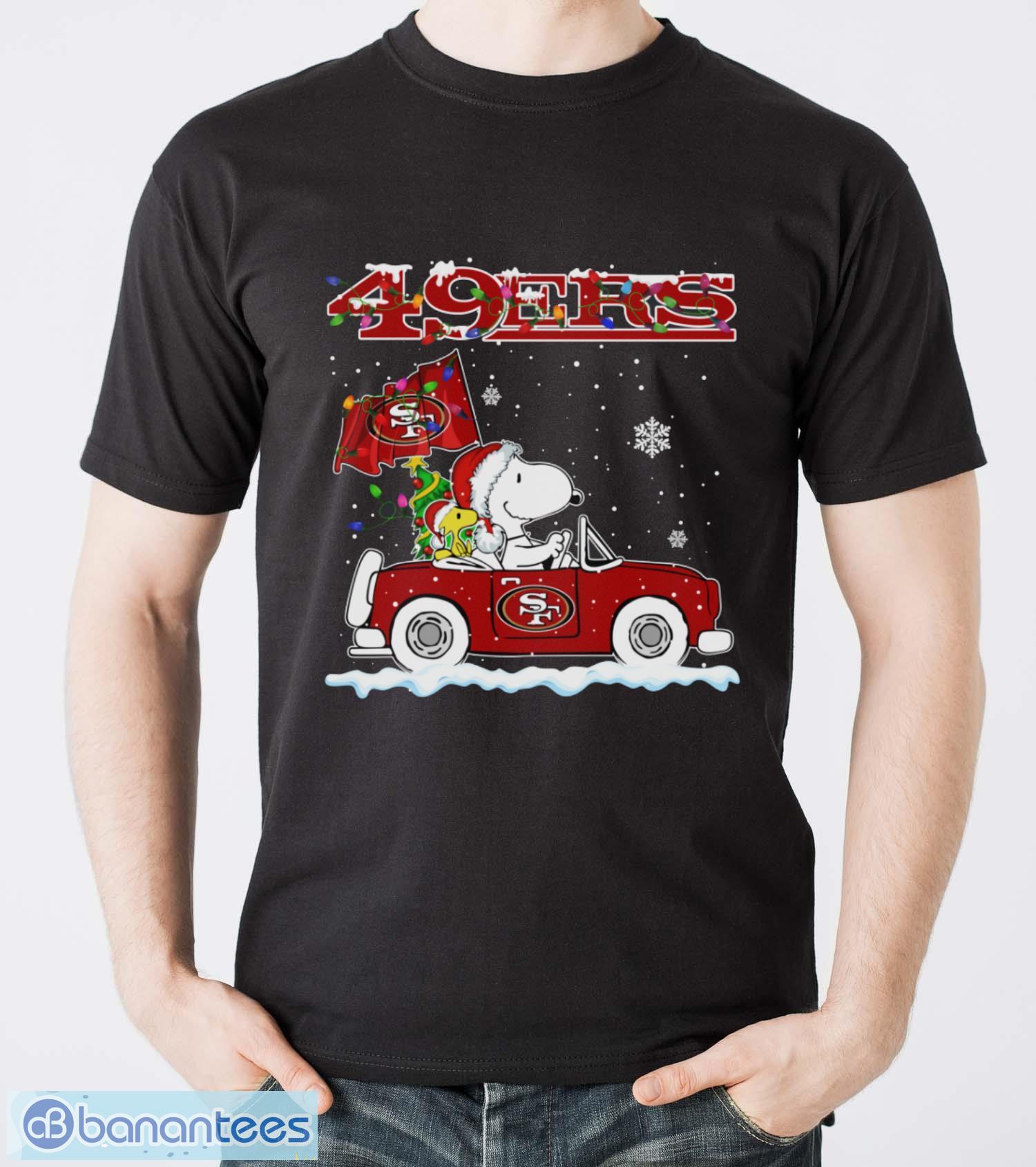 san francisco 49ers snoopy and woodstock driving car shirt sweatshirt hoodie image San Francisco 49ers Snoopy And Woodstock Driving Car Shirt Sweatshirt Hoodie - Men T-Shirt