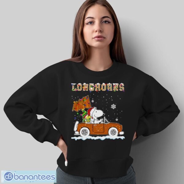 Texas Longhorns Snoopy And Woodstock Driving Car Shirt Sweatshirt Hoodie - Sweatshirt