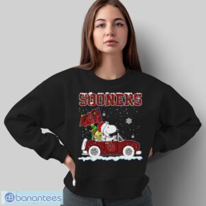 Oklahoma Sooners Snoopy And Woodstock Driving Car Shirt Sweatshirt Hoodie - Sweatshirt